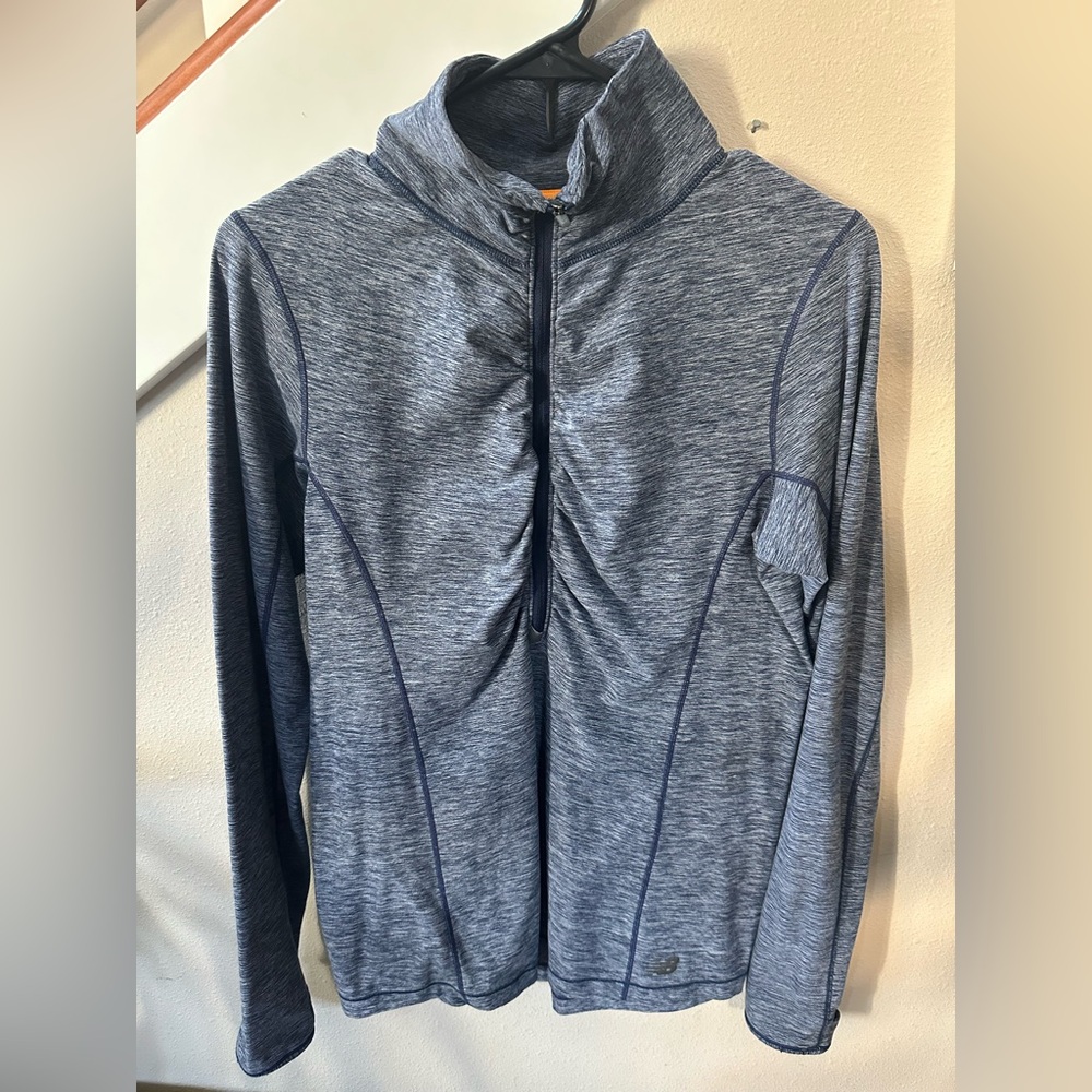 New Balance Women’s Heathered Gray Pullover in Large